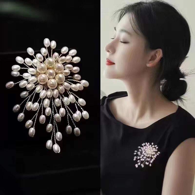 Pearls Brooch for Elegant Wome - Suit Supply Wedding Party recensione e prezzo