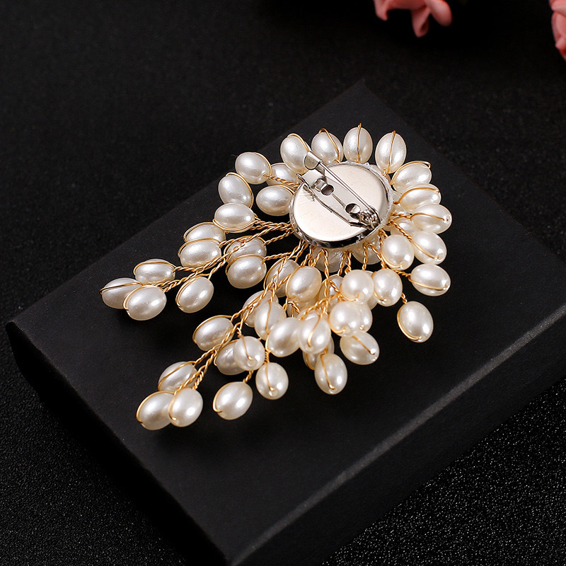 Pearls Brooch for Elegant Wome - Suit Supply Wedding Party recensione e prezzo